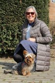 Beate Hens-Huppertz mit Akira